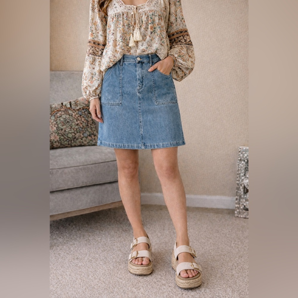 ☀️🌸DG2 Diane Gilman Denim Midi Skirt